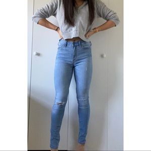 light wash hollister skinny jeans